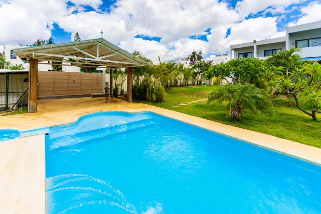 Stella Marris Beachfront Villa Pointe aux Sable Luaran gambar