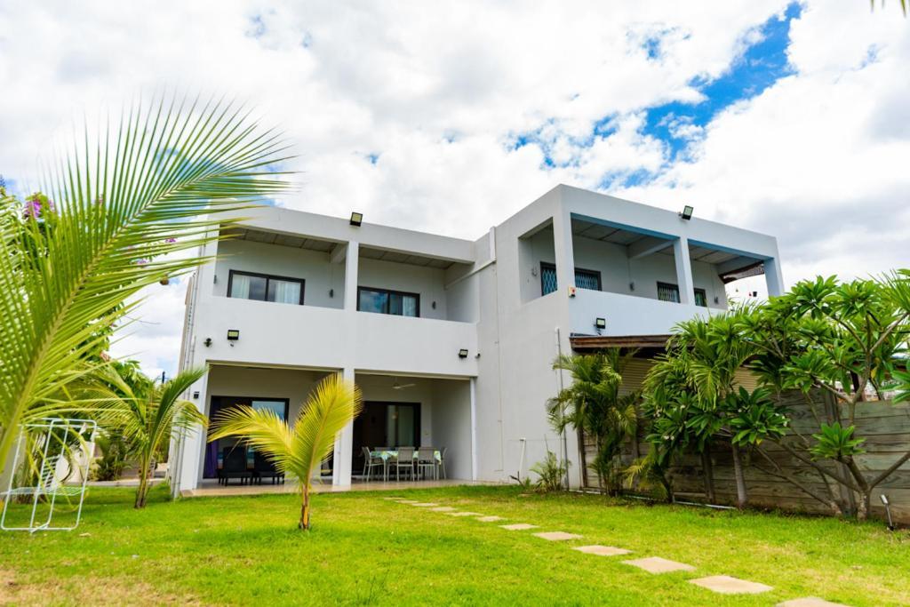 Stella Marris Beachfront Villa Pointe aux Sable Luaran gambar