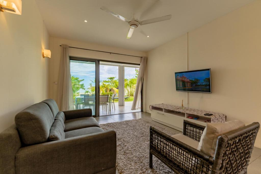 Stella Marris Beachfront Villa Pointe aux Sable Luaran gambar