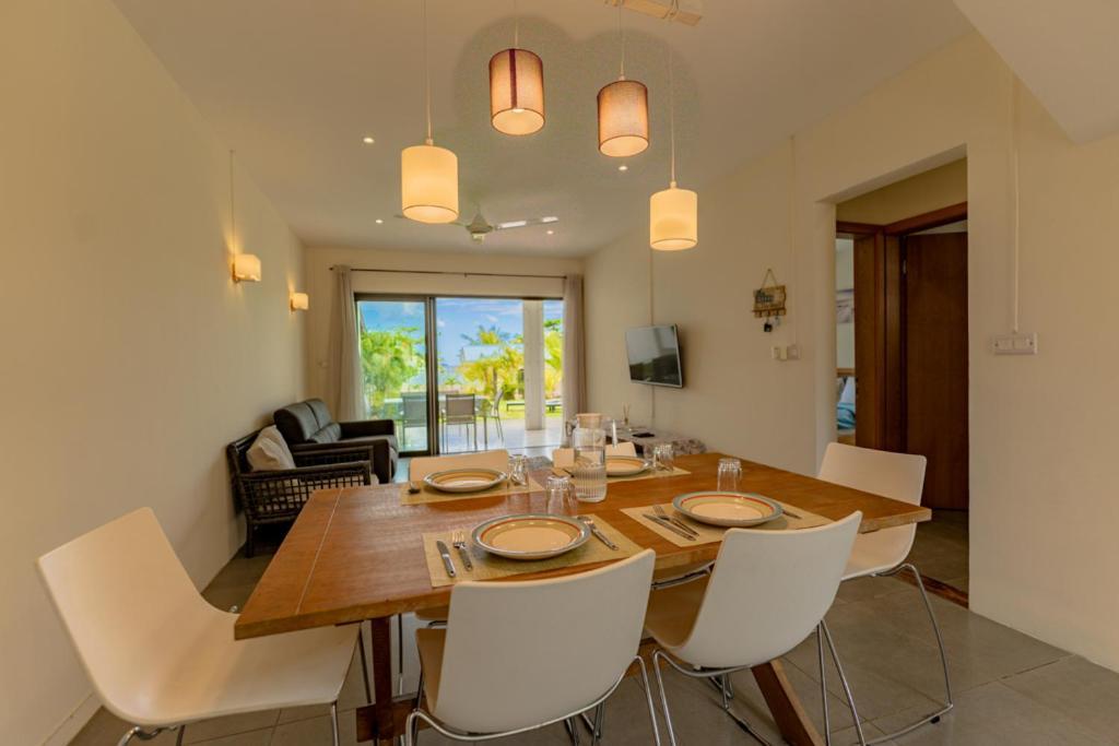 Stella Marris Beachfront Villa Pointe aux Sable Luaran gambar