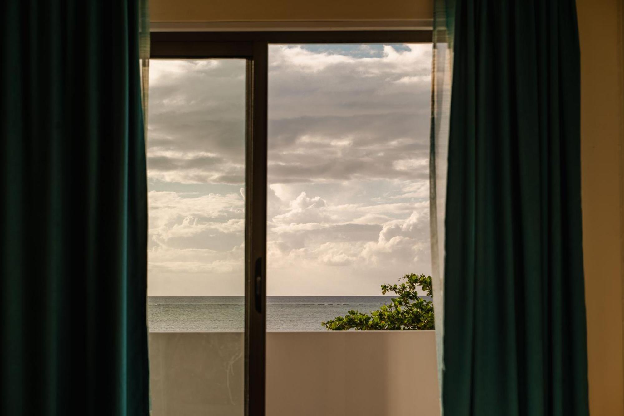 Stella Marris Beachfront Villa Pointe aux Sable Luaran gambar
