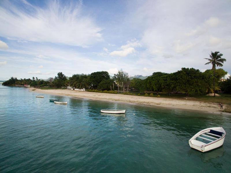 Stella Marris Beachfront Villa Pointe aux Sable Luaran gambar